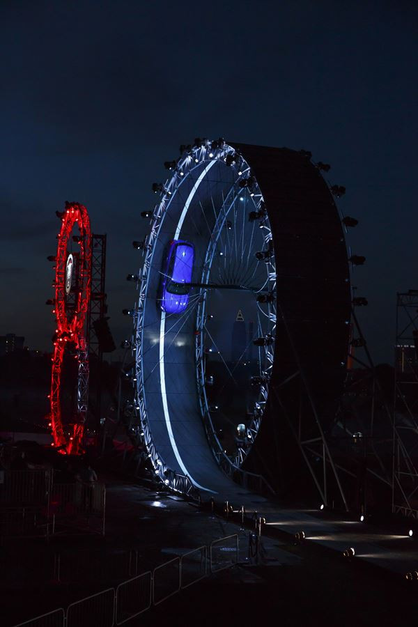 La Jaguar F-Pace effectue le plus grand looping de tous les temps