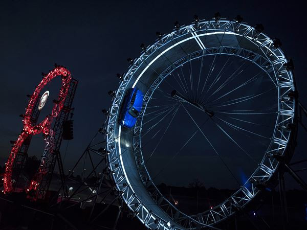 La Jaguar F-Pace effectue le plus grand looping de tous les temps
