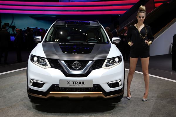 La 86ème édition du salon de l'automobile de Genève au travers de ses hôtesses