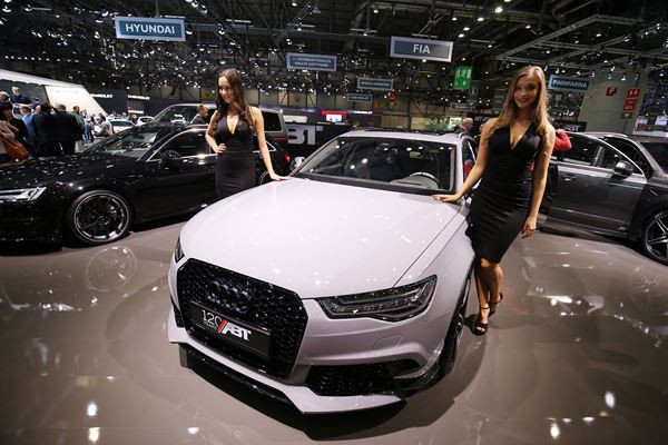 La 86ème édition du salon de l'automobile de Genève au travers de ses hôtesses