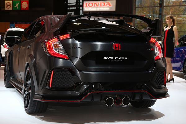 Les hôtesses du Mondial de l'Automobile de Paris 2016