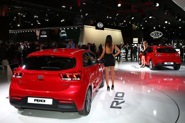 Les hôtesses du Mondial de l'Automobile de Paris 2016