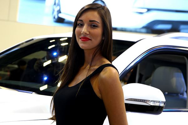 Les hôtesses du Mondial de l'Automobile de Paris 2016