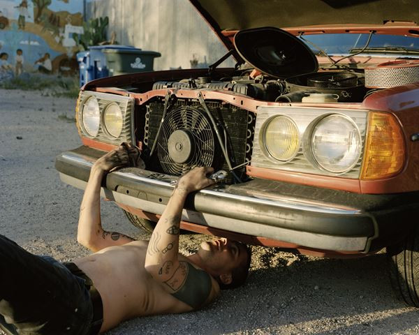 Autophoto: une exposition sur les relations entre la photographie et l’automobile