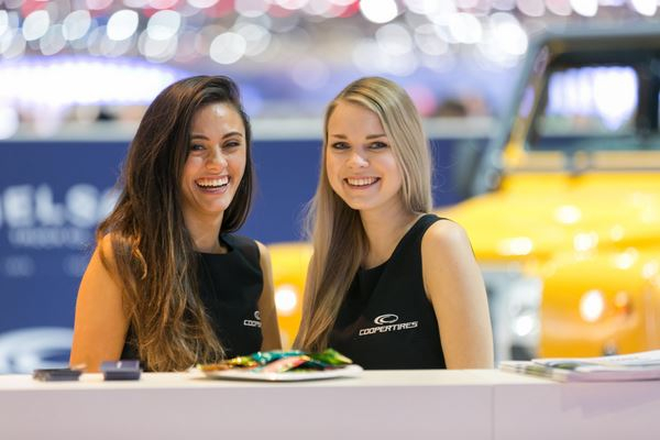 La 89ème édition du salon de l'automobile de Genève au travers de ses hôtesses