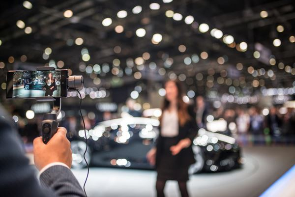 La 89ème édition du salon de l'automobile de Genève au travers de ses hôtesses
