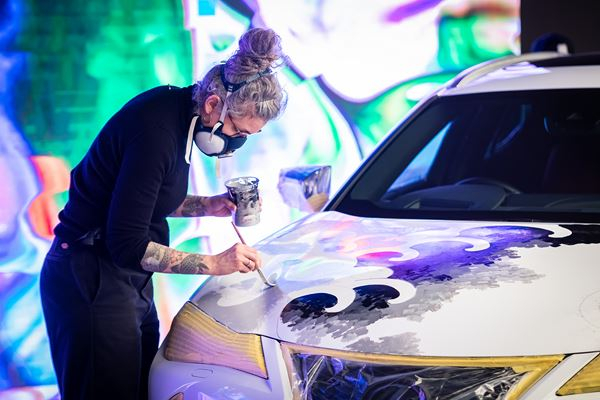 Un Lexus UX tatoué en hommage au savoir-faire traditionnel Japonais