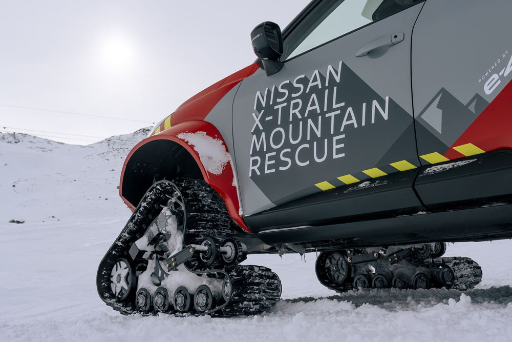 Le Nissan X-Trail e-4Orce Mountain Rescue se lance dans le secours sur les pistes enneigées