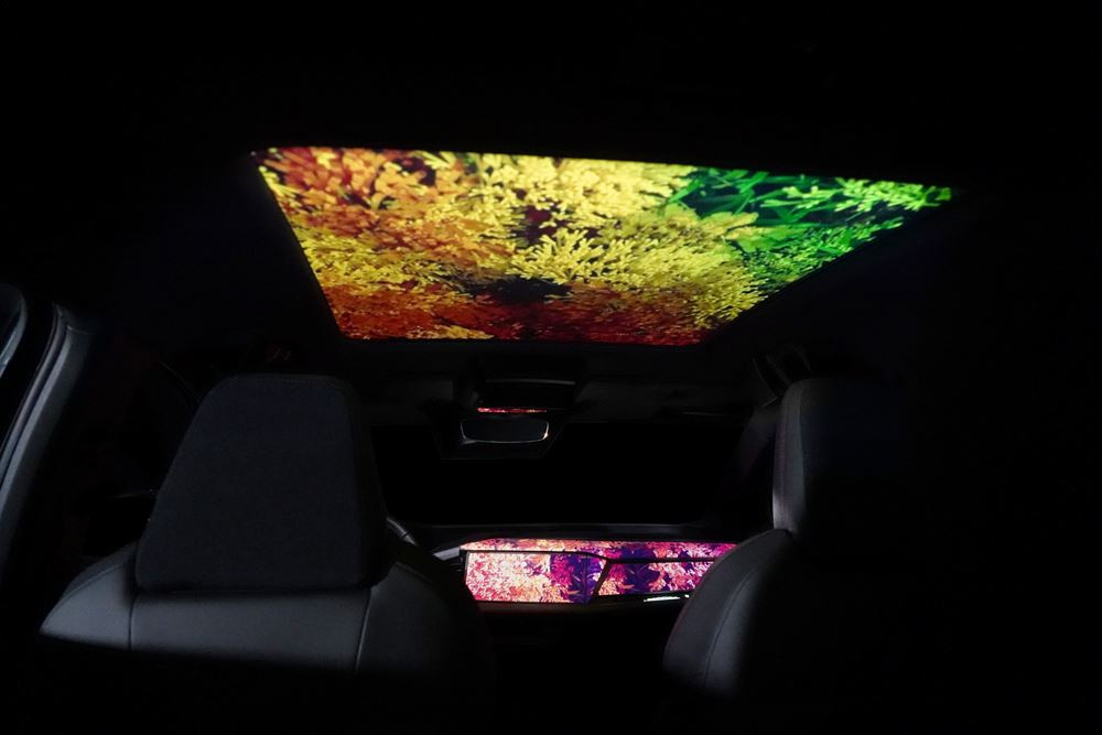 Une expérience immersive de son et lumière dans l'habitacle de la voiture