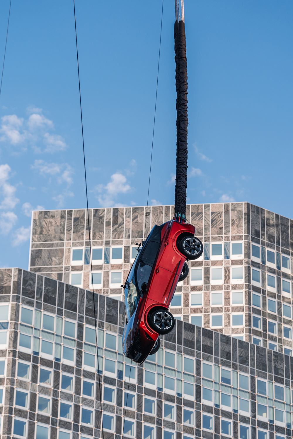 Le crossover Nissan Qashqai s'offre un saut à l'élastique de 65 mètres