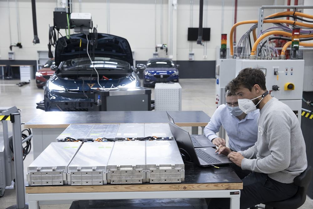 Les différentes étapes de l'assemblage d'une batterie de véhicule électrique