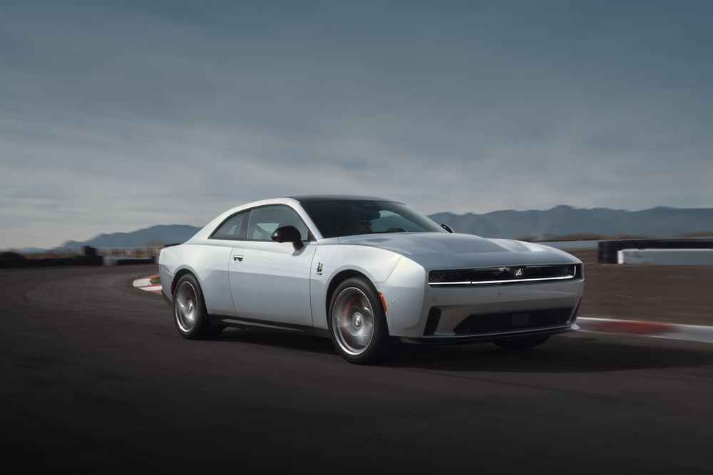 La technologie des batteries à l'état solide de Factorial en test sur des Dodge Charger Daytona d'ici 2026