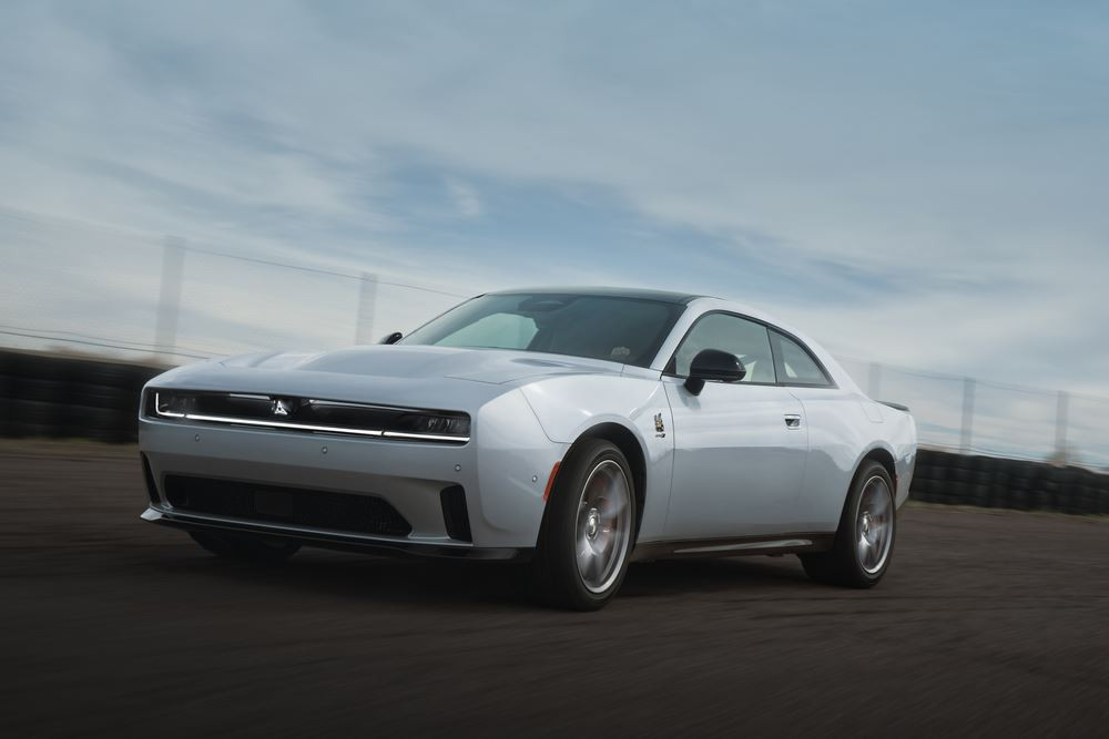 La technologie des batteries à l'état solide de Factorial en test sur des Dodge Charger Daytona d'ici 2026