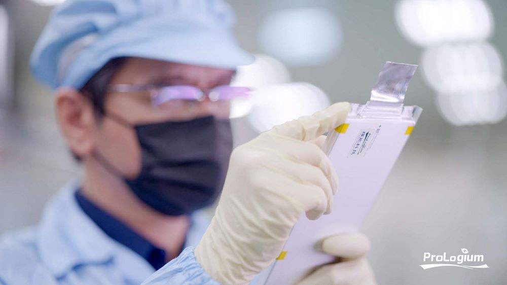 La technologie de batterie céramique au lithium repousse les performances des batteries des véhicules électriques