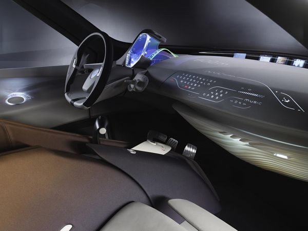 Renault présente un concept-car haut de gamme Ondelios