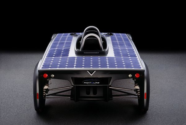 Venturi présente un véhicule hybride électro solaire
