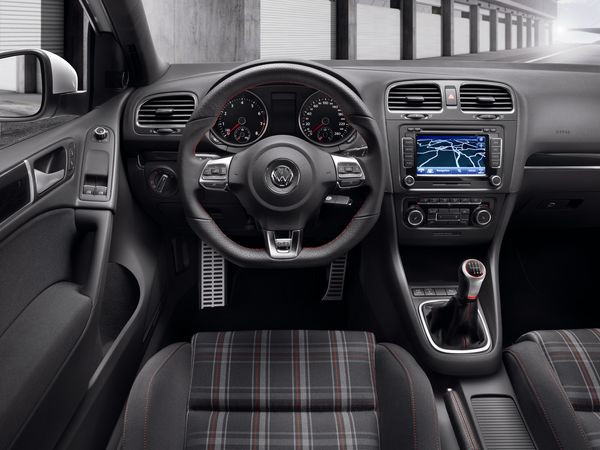 Volkswagen présente en première mondiale le concept Golf GTI