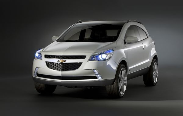 Chevrolet présente le GPiX Crossover Coupé Concept