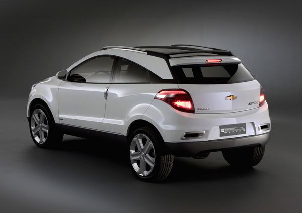 Chevrolet présente le GPiX Crossover Coupé Concept