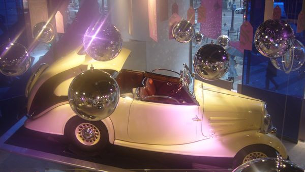 Peugeot invite les visiteurs du Peugeot Avenue Paris à imaginer la mobilité du futur