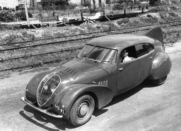Peugeot expose ses modèles interdits