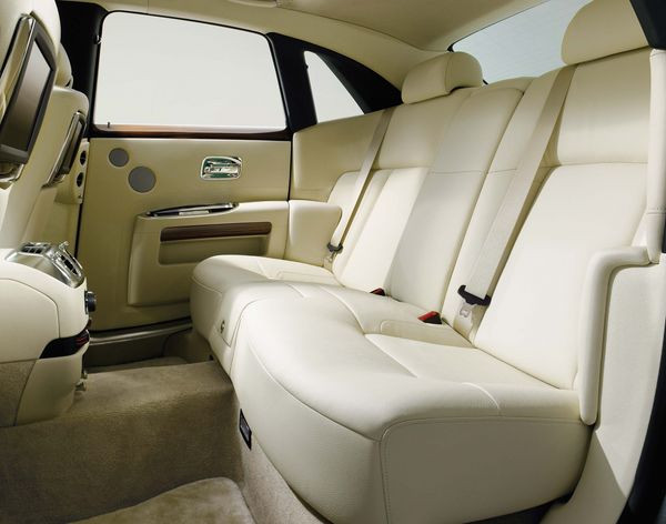 Rolls-Royce présente la 200EX au salon de l’automobile de Genève
