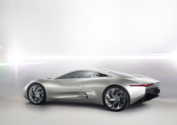 Jaguar célèbre ses 75 ans avec le concept Jaguar C-X75