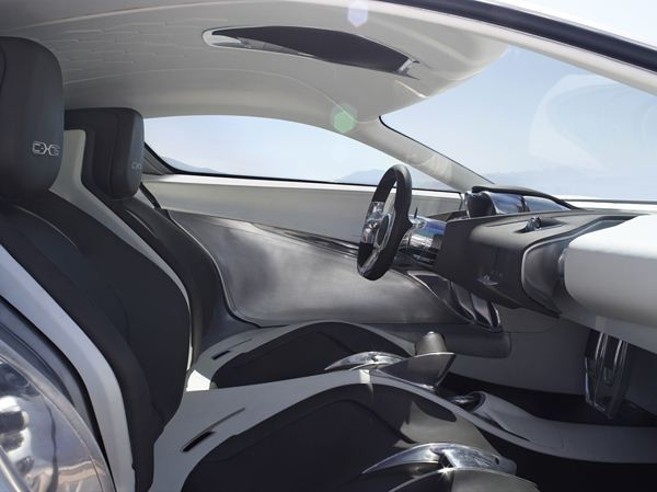 Jaguar célèbre ses 75 ans avec le concept Jaguar C-X75