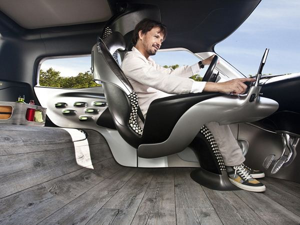 Zoom sur le concept Renault Frendzy de ludospace professionnel