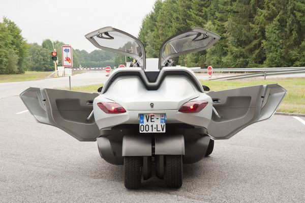 PSA Peugeot Citroën présente le concept de Véhicule électrique Léger de Ville