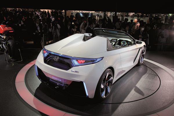 Honda présente le concept de roadster électrique EV-STER au salon de Tokyo