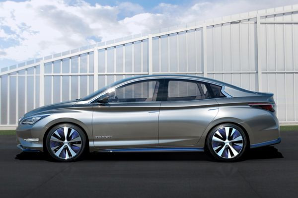 Le concept LE Infiniti électrique s'affiche au Mondial de Paris