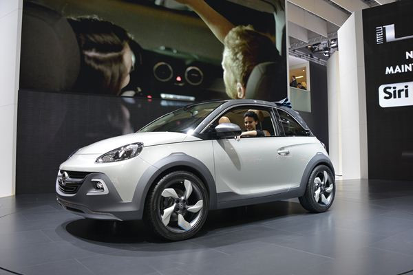 Première mondiale pour le concept découvrable Adam Rocks d'Opel à Genève
