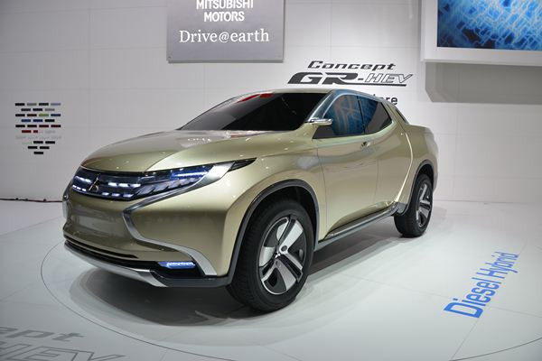 Un concept Mitsubishi de pick-up hybride diesel électrique