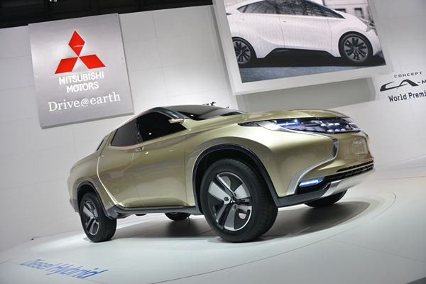 Un concept Mitsubishi de pick-up hybride diesel électrique