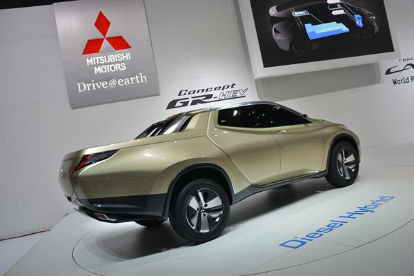 Un concept Mitsubishi de pick-up hybride diesel électrique