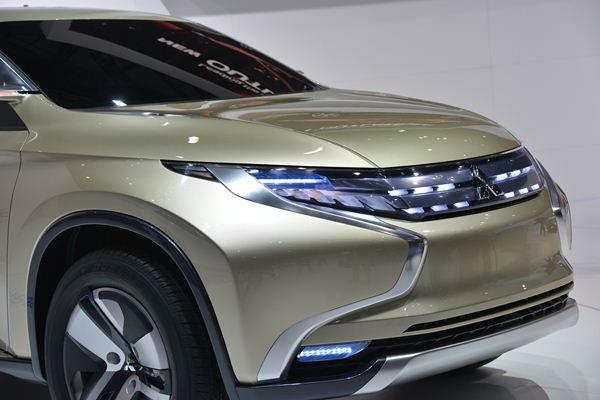 Un concept Mitsubishi de pick-up hybride diesel électrique