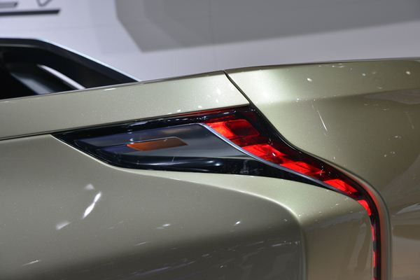 Un concept Mitsubishi de pick-up hybride diesel électrique