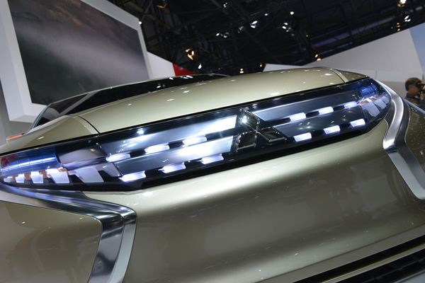 Un concept Mitsubishi de pick-up hybride diesel électrique