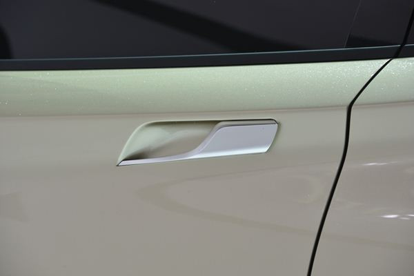 Un concept Mitsubishi de pick-up hybride diesel électrique