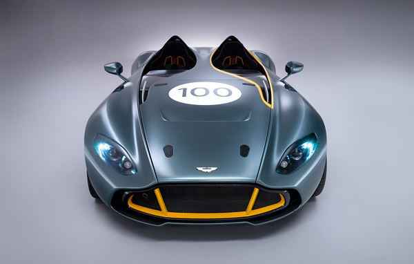 Un concept radical Aston Martin CC100 Speedster pour les 100 ans de la marque anglaise