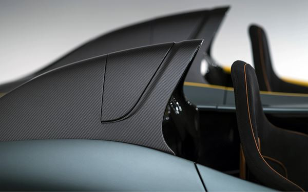 Un concept radical Aston Martin CC100 Speedster pour les 100 ans de la marque anglaise