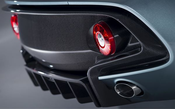 Un concept radical Aston Martin CC100 Speedster pour les 100 ans de la marque anglaise