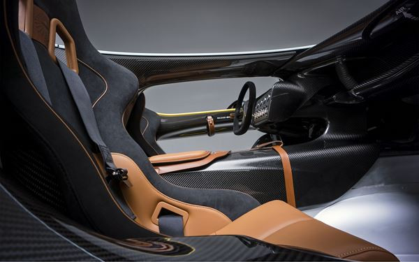 Un concept radical Aston Martin CC100 Speedster pour les 100 ans de la marque anglaise