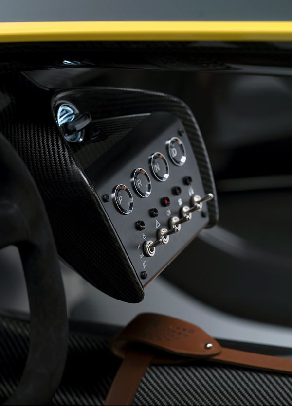 Un concept radical Aston Martin CC100 Speedster pour les 100 ans de la marque anglaise