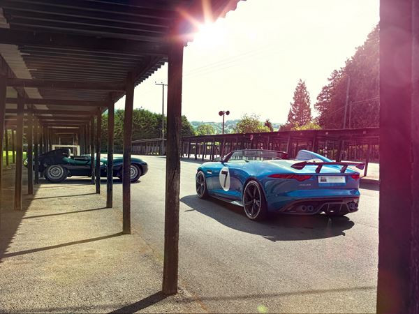 Un projet unique Jaguar Project 7 de roadster monoplace tout aluminium