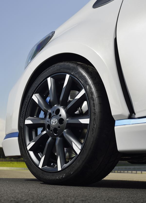 Un concept-car Toyota Yaris Hybrid-R 4 roues motrices doté de 420 ch