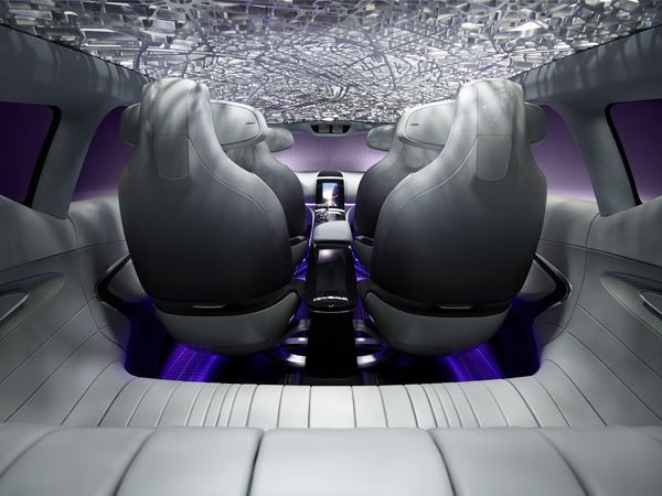 Un concept-car Renault Initiale Paris qui préfigure le successeur de l’Espace