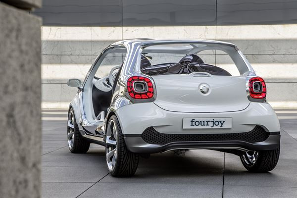 Le concept smart fourjoy incarne la joie de rouler en ville en toute liberté à quatre