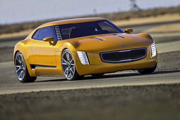 Kia présente le concept de coupé sport hautes performances GT4 Stinger